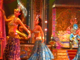 chic-shak-shock performed by transvestites (travesty show alcazar)